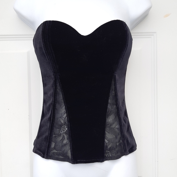 Velvet Bustier - Picture 14 of 15